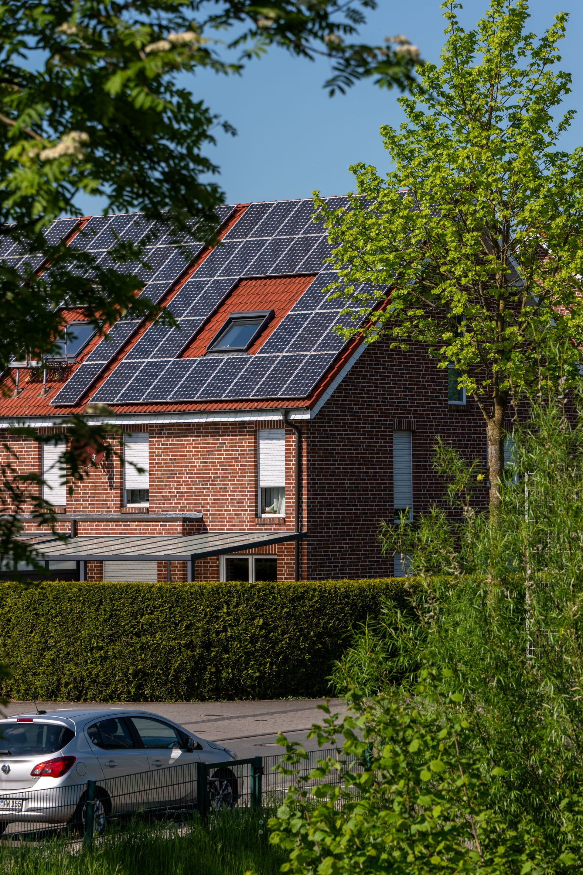 Residential and commercial rooftop solar installation